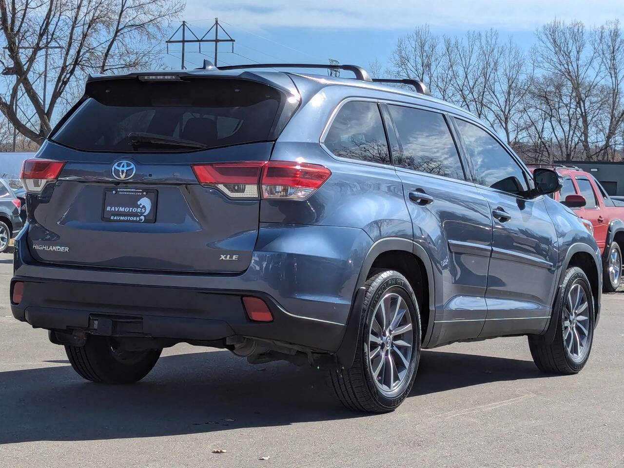 Used 2019 Toyota Highlander XLE FWD image 10