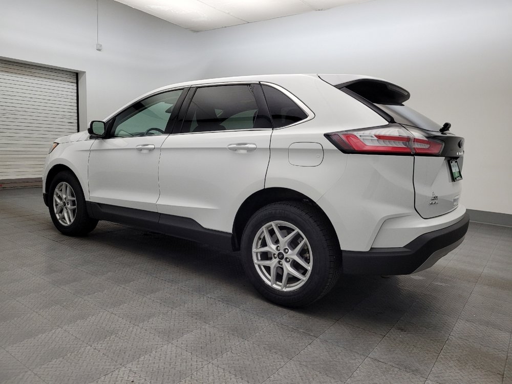 Used 2023 Ford Edge SEL image 3
