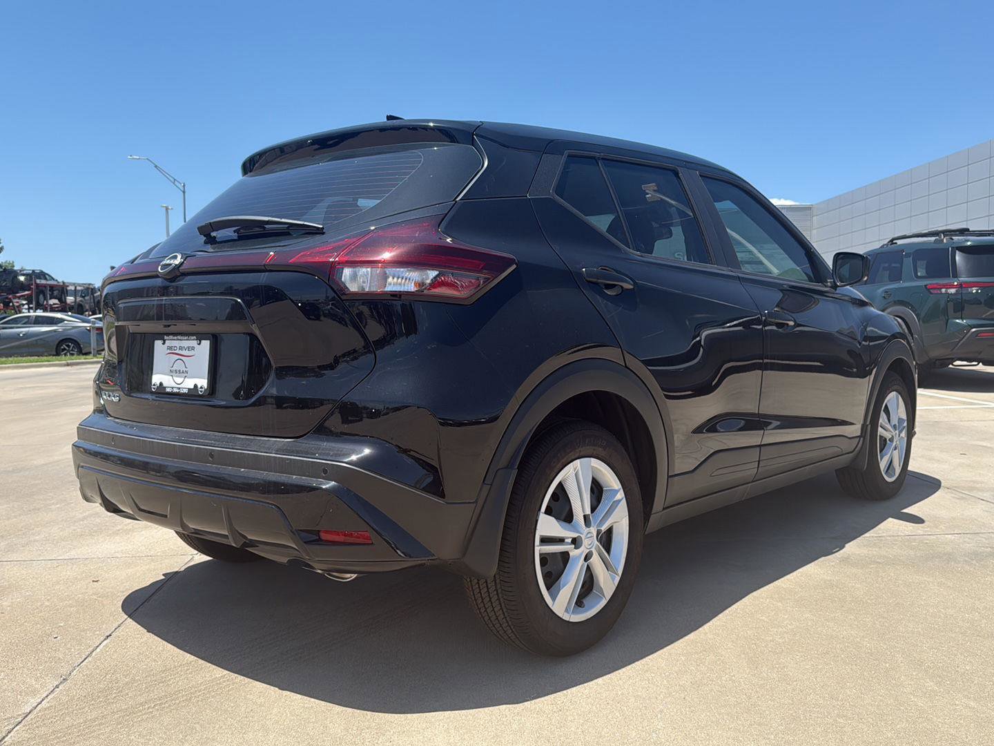 New 2025 Nissan Kicks Play S image 7