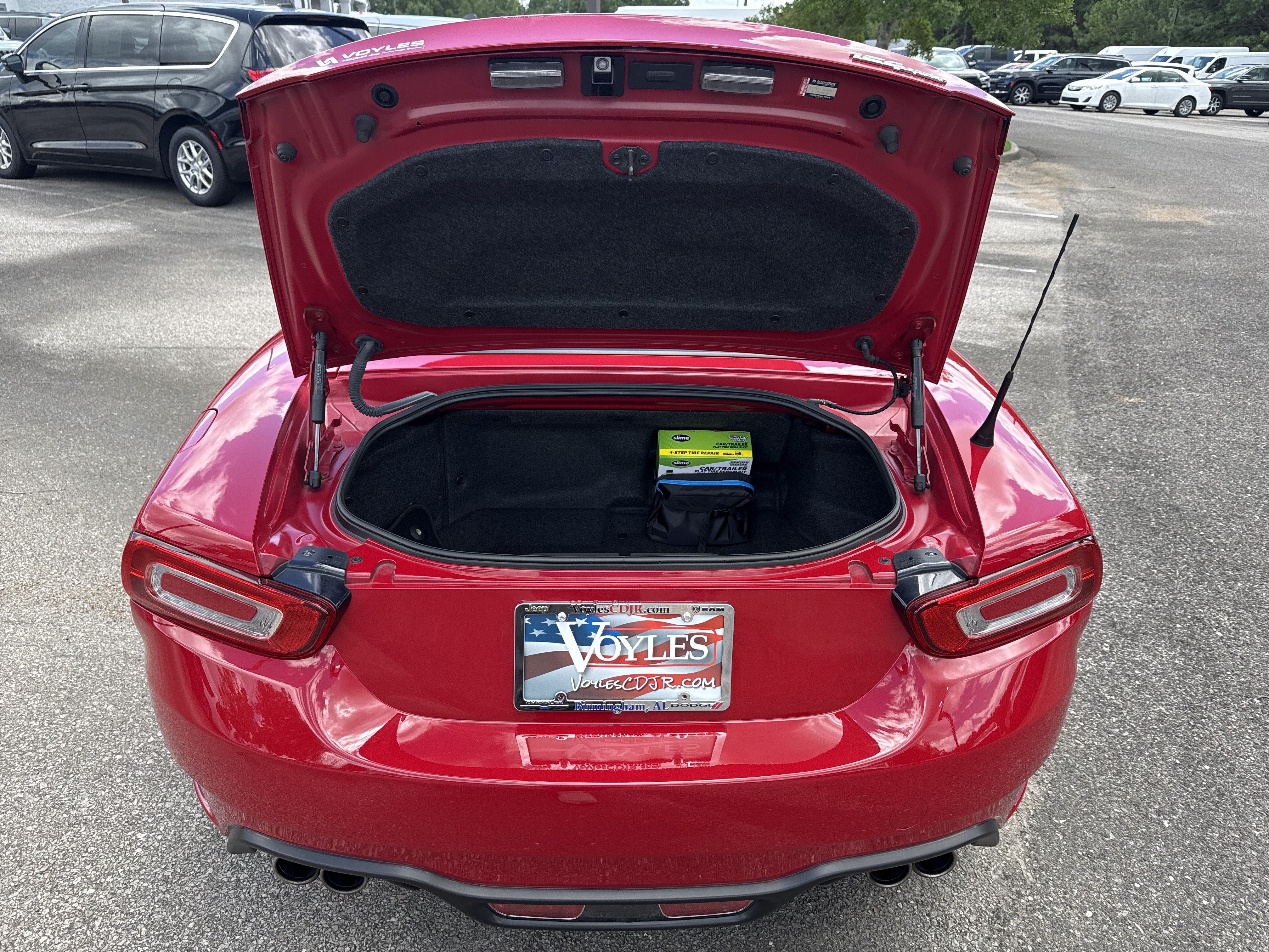 Used 2020 FIAT 124 Spider Abarth RWD image 17