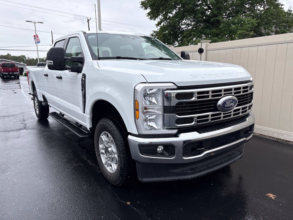 Used 2026 Ford F250 XLT AWD/4WD image 2