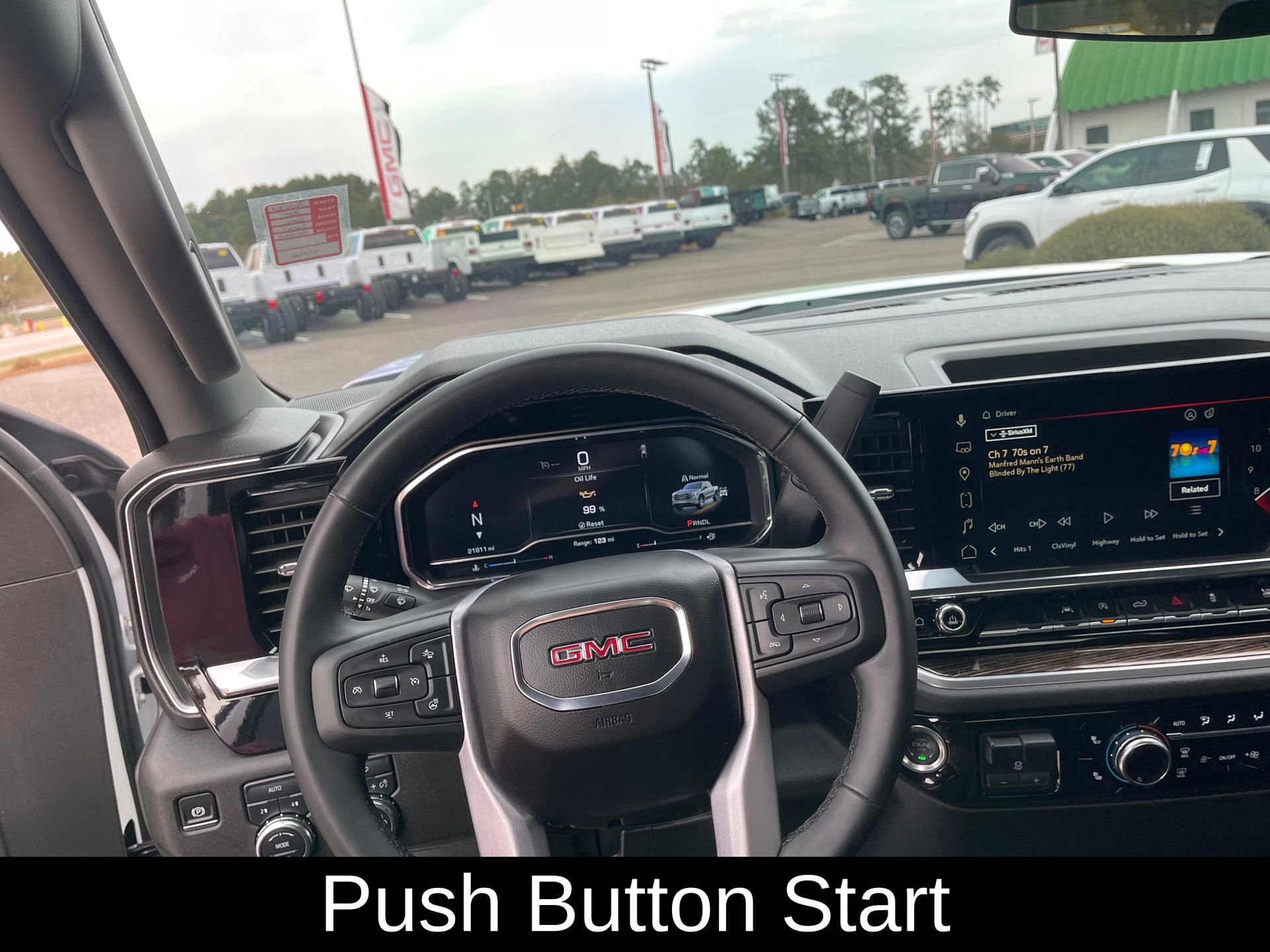 Used 2025 GMC Sierra 1500 SLE image 16