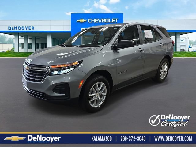 Used 2024 Chevrolet Equinox LS w/ Driver Confidence II Package AWD/4WD image 1
