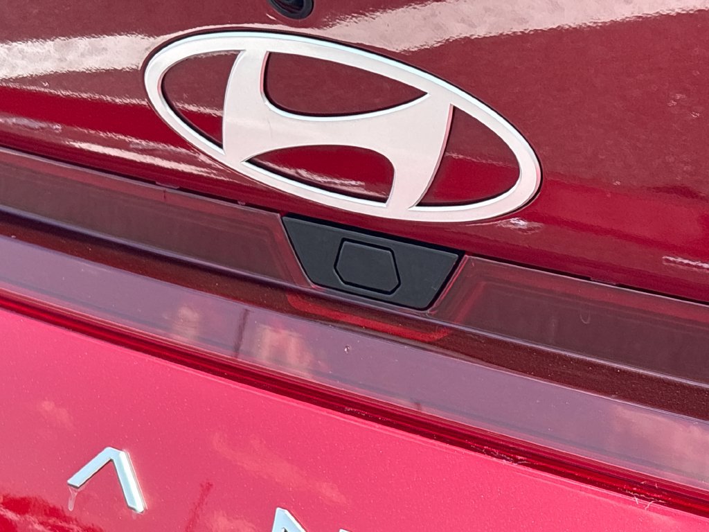 Used 2025 Hyundai Elantra Sport FWD image 14