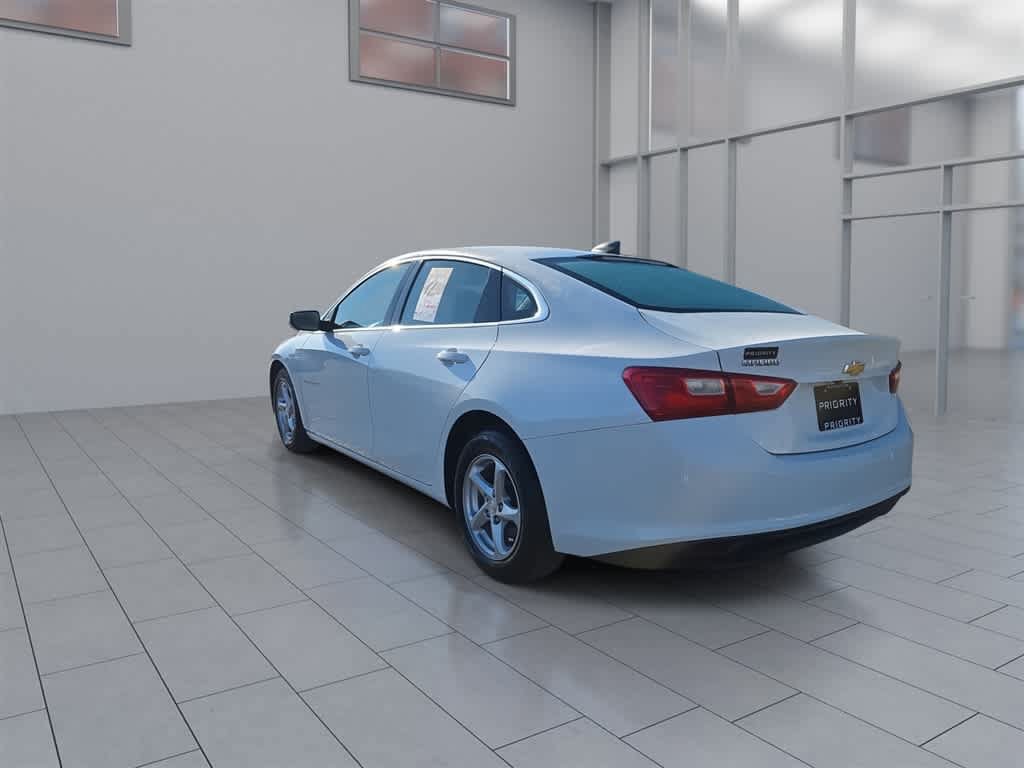 Used 2017 Chevrolet Malibu LS w/ LPO, Convenience Package 2 FWD image 7