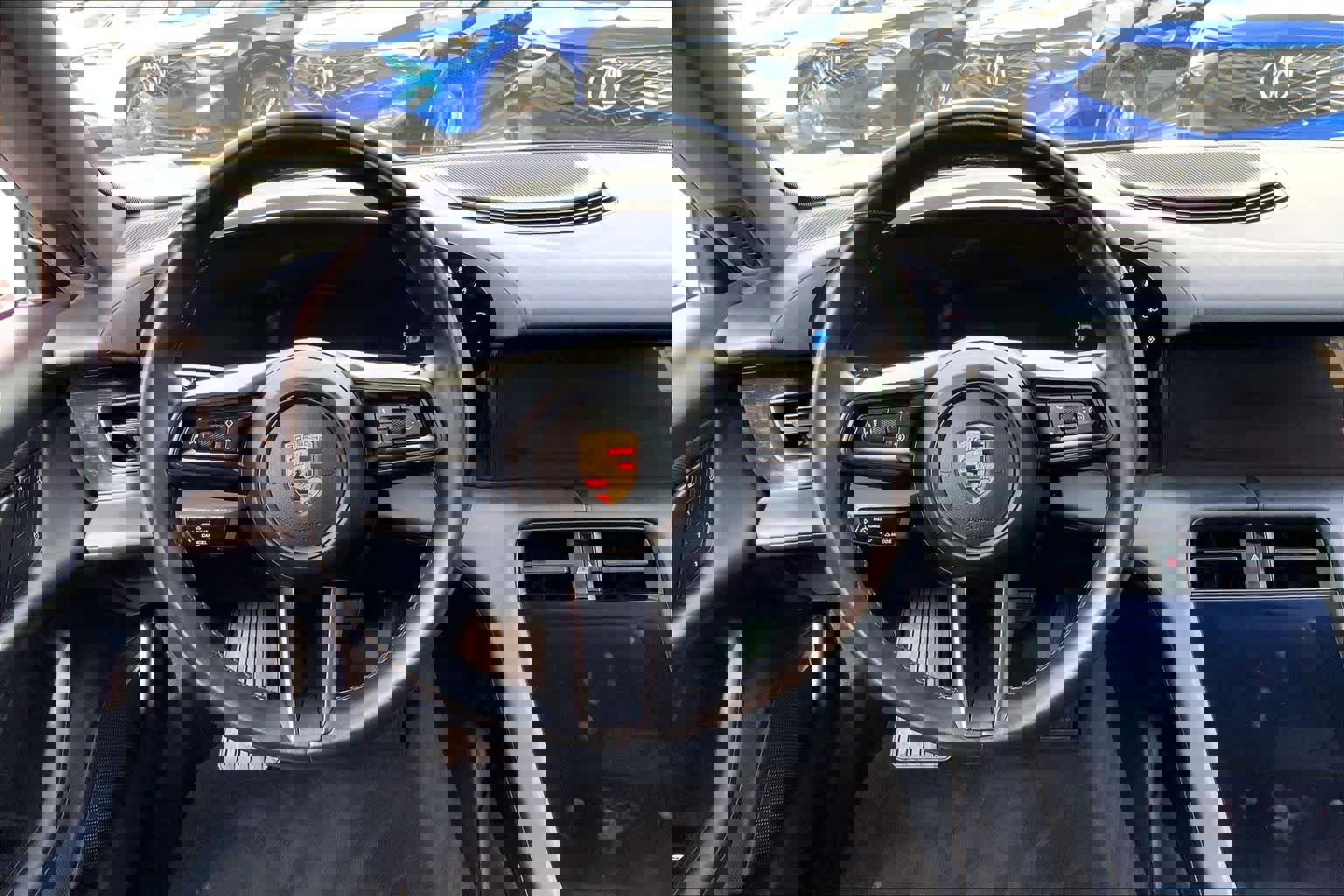 Used 2022 Porsche Taycan image 5