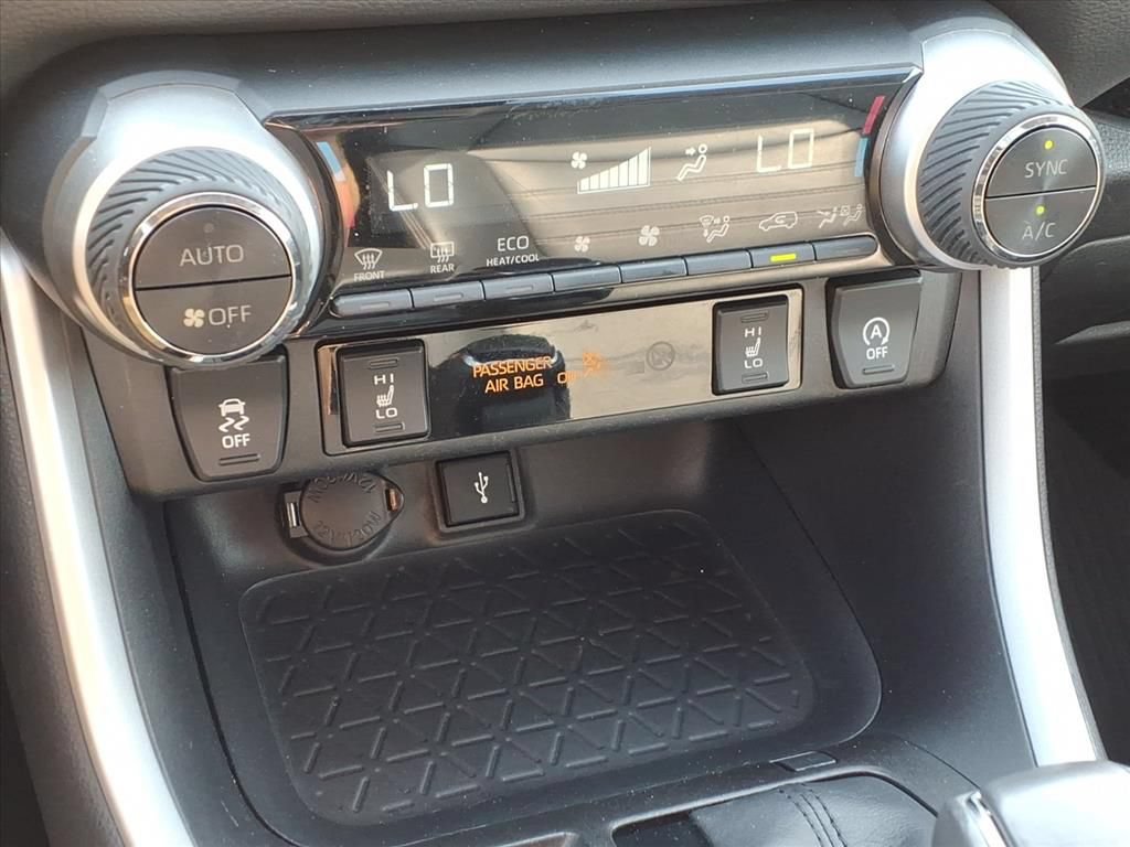 Certified 2020 Toyota RAV4 XLE Premium AWD/4WD image 25