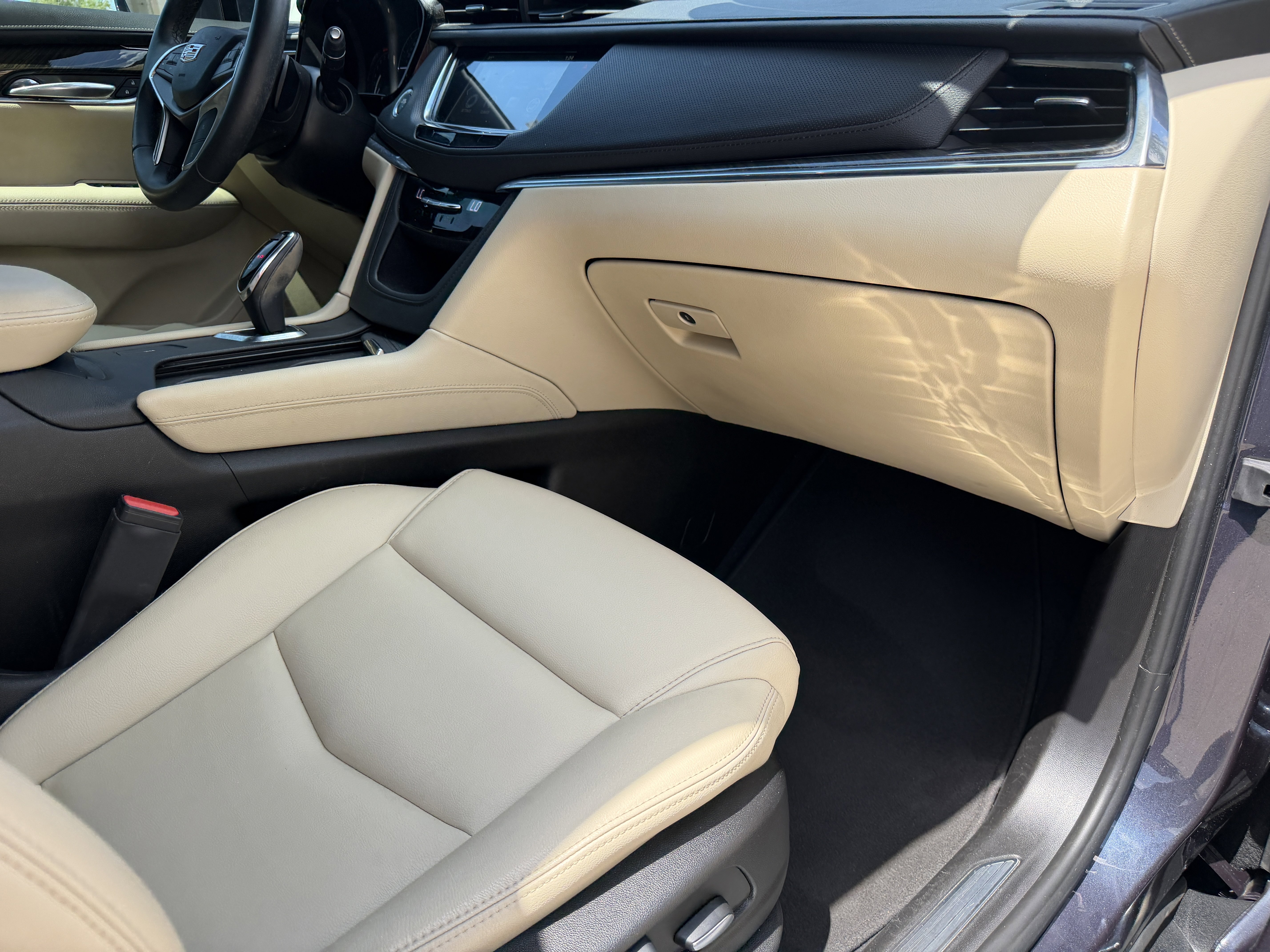 Used 2019 Cadillac XT5 FWD image 12