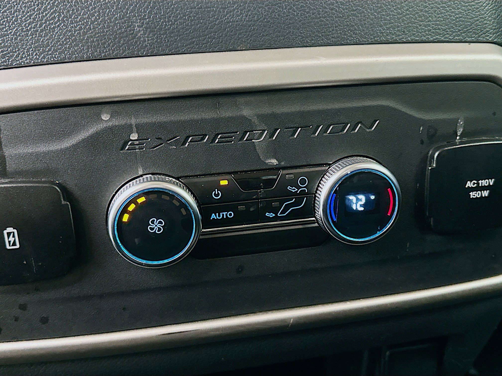 Used 2024 Ford Expedition XLT image 27