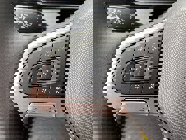 New 2025 Volkswagen Jetta SE image 32