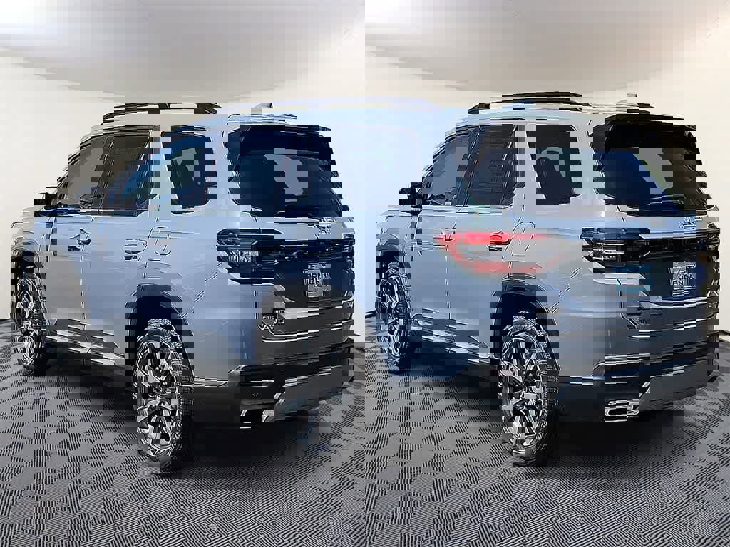 New 2025 Honda Pilot Touring image 4