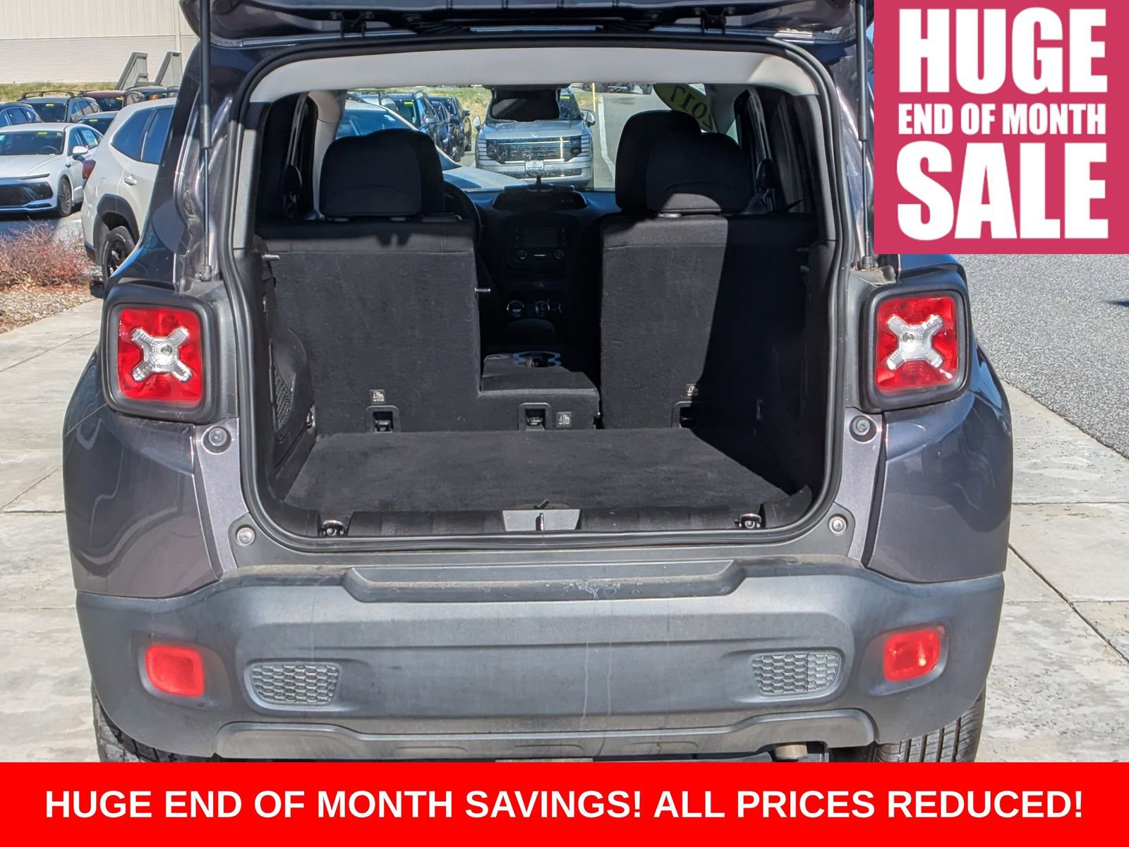 Used 2017 Jeep Renegade Latitude w/ Safety & Security Group image 10