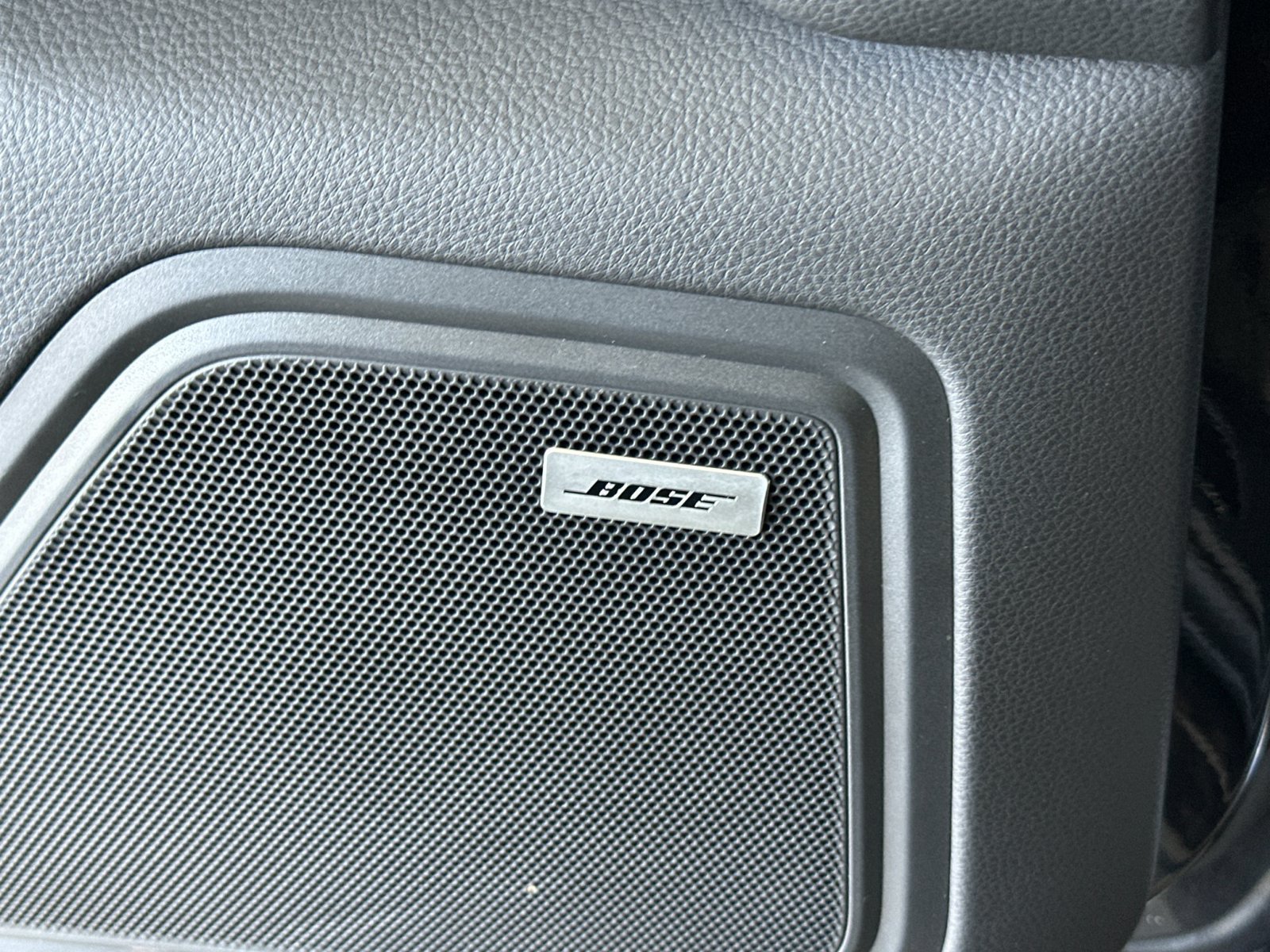Certified 2024 Porsche Macan AWD/4WD image 21