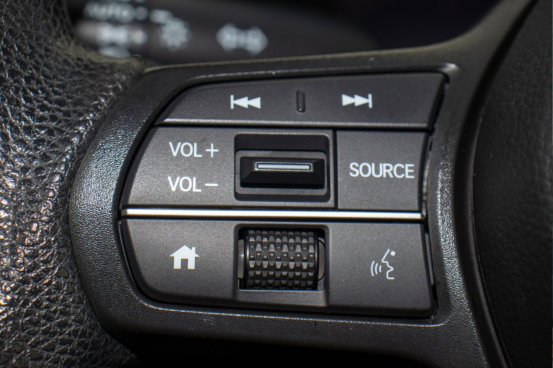 Used 2024 Honda HR-V LX image 27