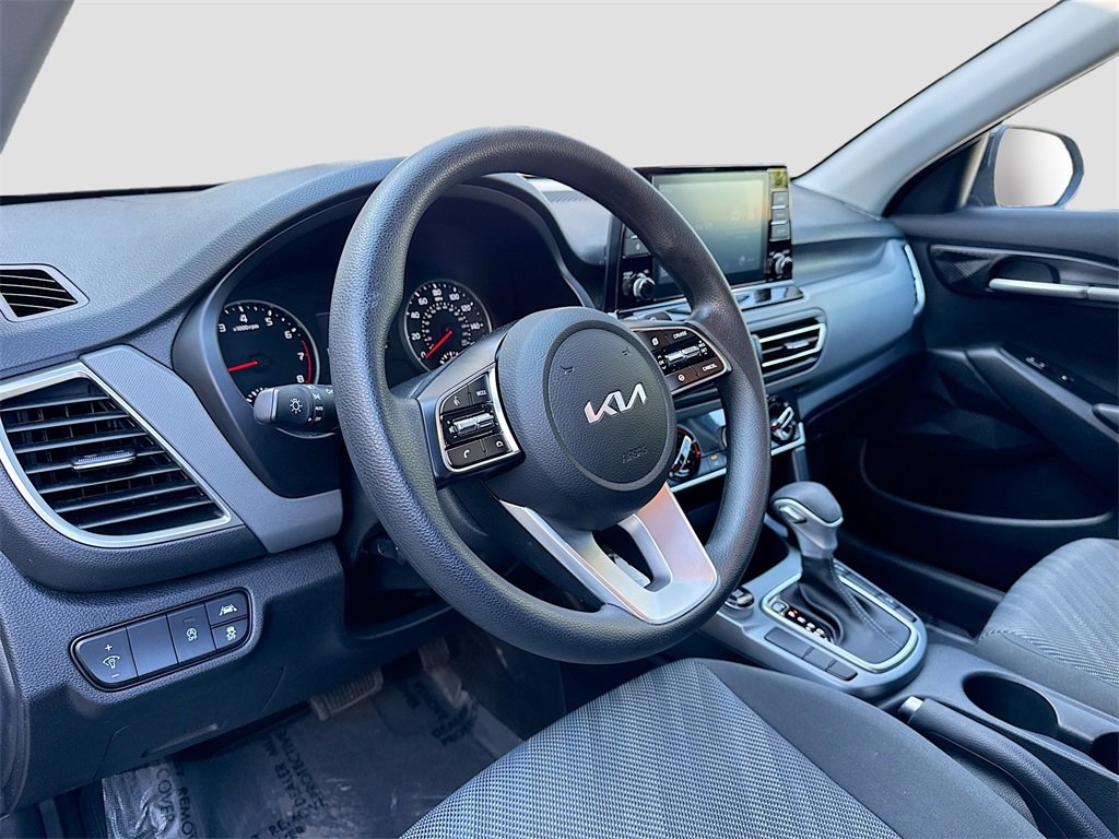 Used 2023 Kia Seltos LX image 9