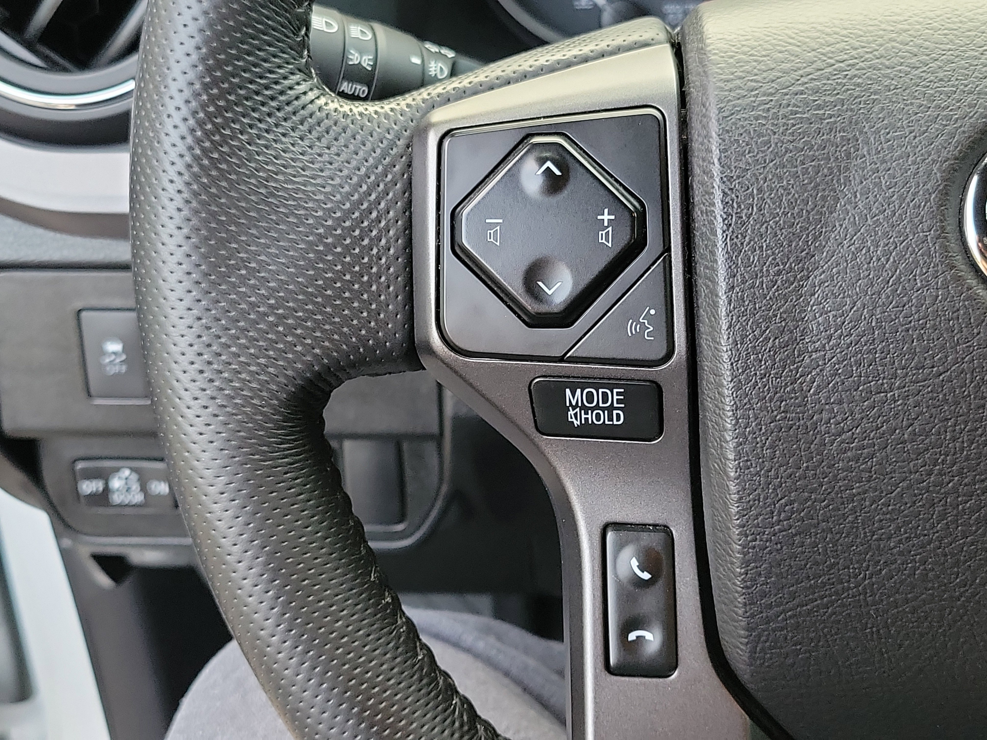 Used 2021 Toyota Tacoma TRD Off-Road w/ Technology Package AWD/4WD image 14