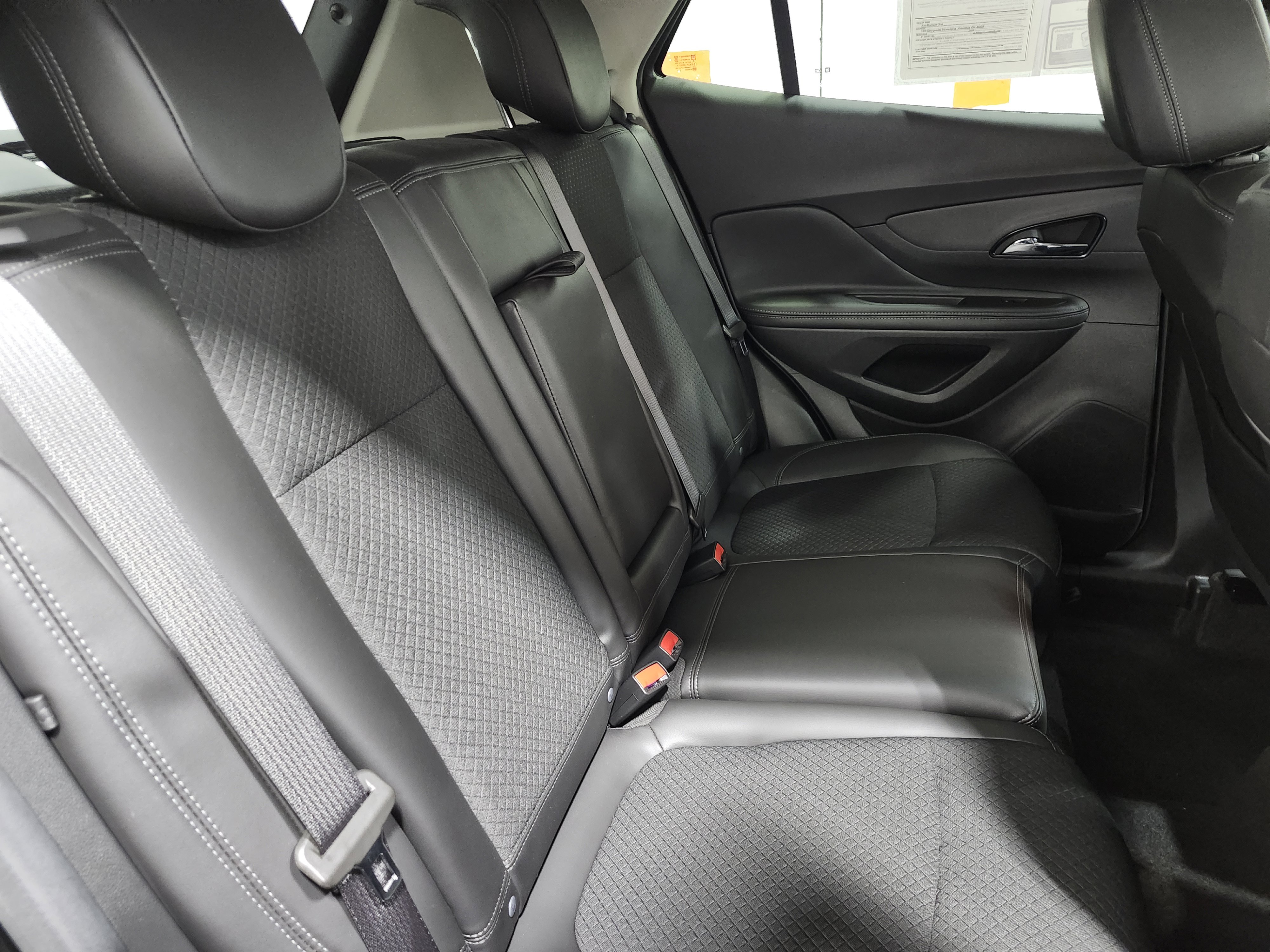 Used 2022 Buick Encore Preferred w/ Safety Package image 19