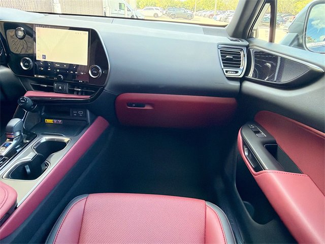 Used 2025 Lexus NX 250 FWD image 18
