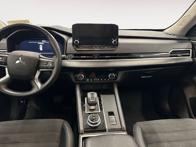 Used 2024 Mitsubishi Outlander SE Black Edition image 10