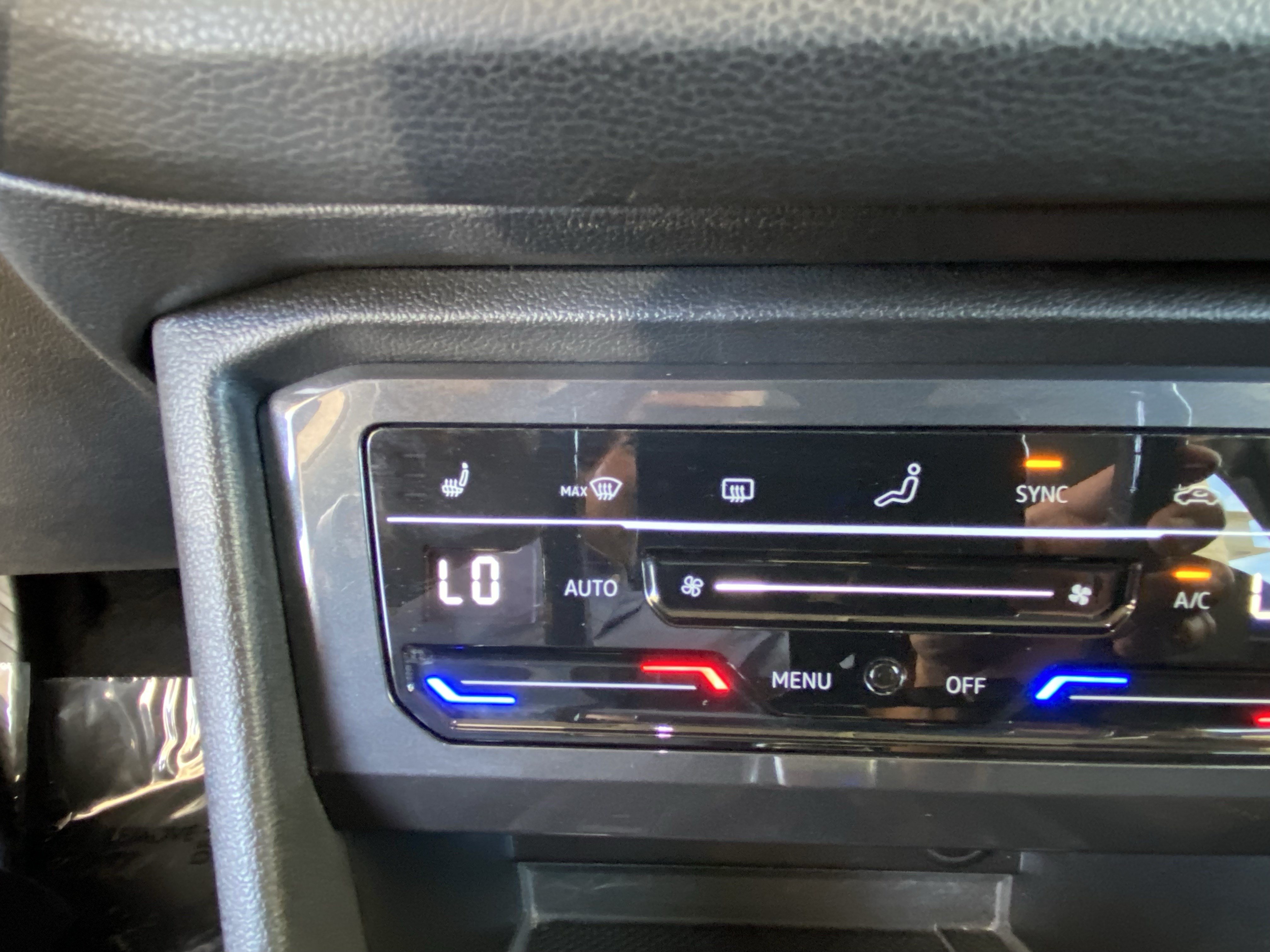 Certified 2023 Volkswagen Tiguan SE FWD image 13