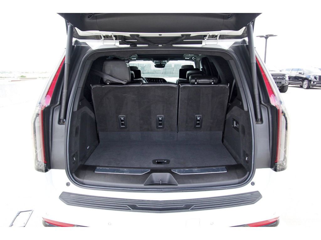 Certified 2023 Cadillac Escalade V w/ LPO, ONYX Package image 30