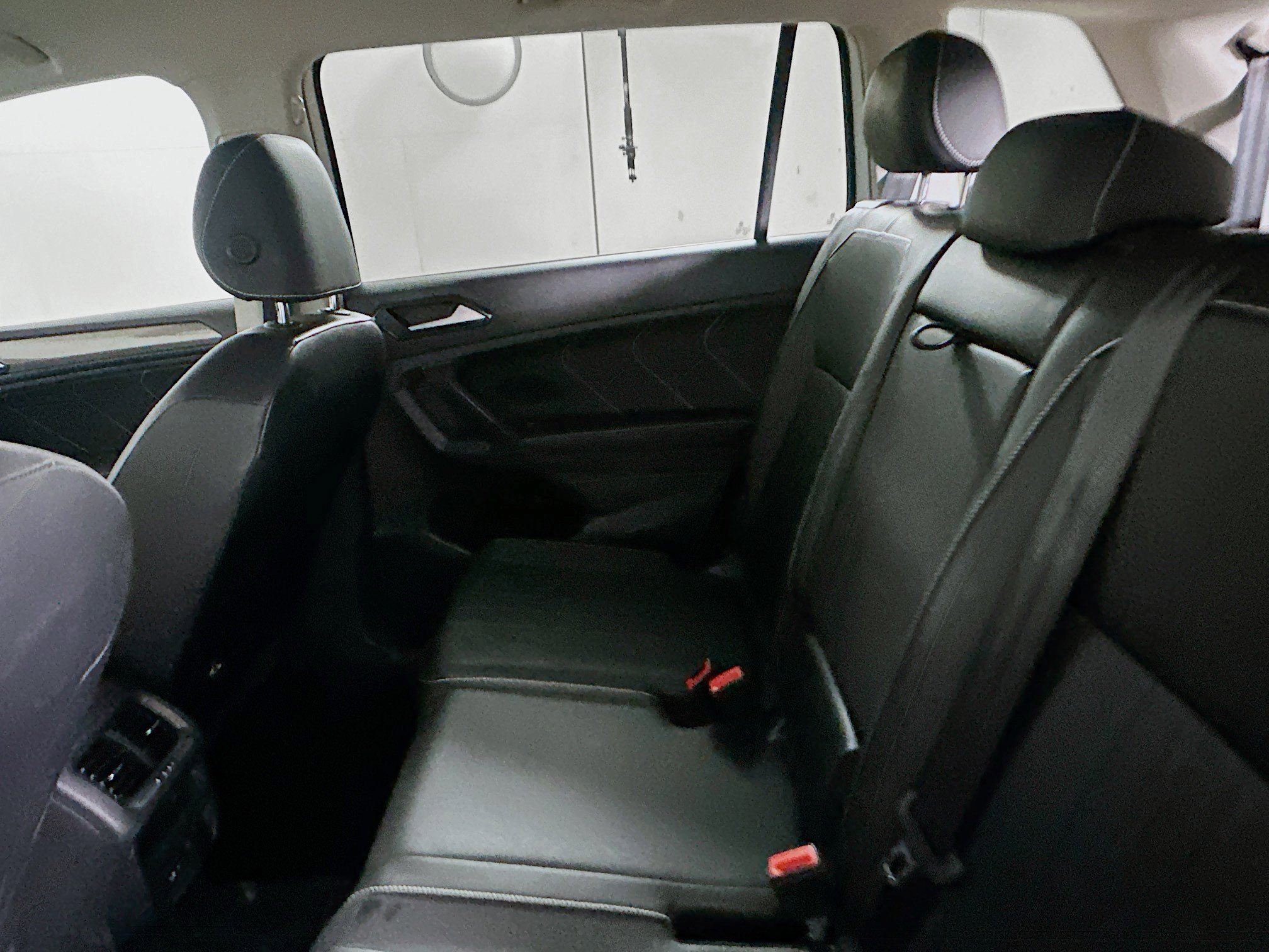 Used 2022 Volkswagen Tiguan SE image 26