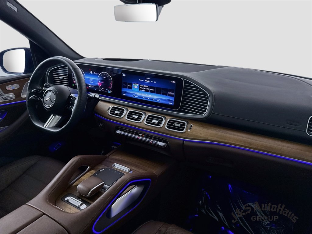 Used 2024 Mercedes-Benz GLS 450 4MATIC w/ Pinnacle Trim Package image 31
