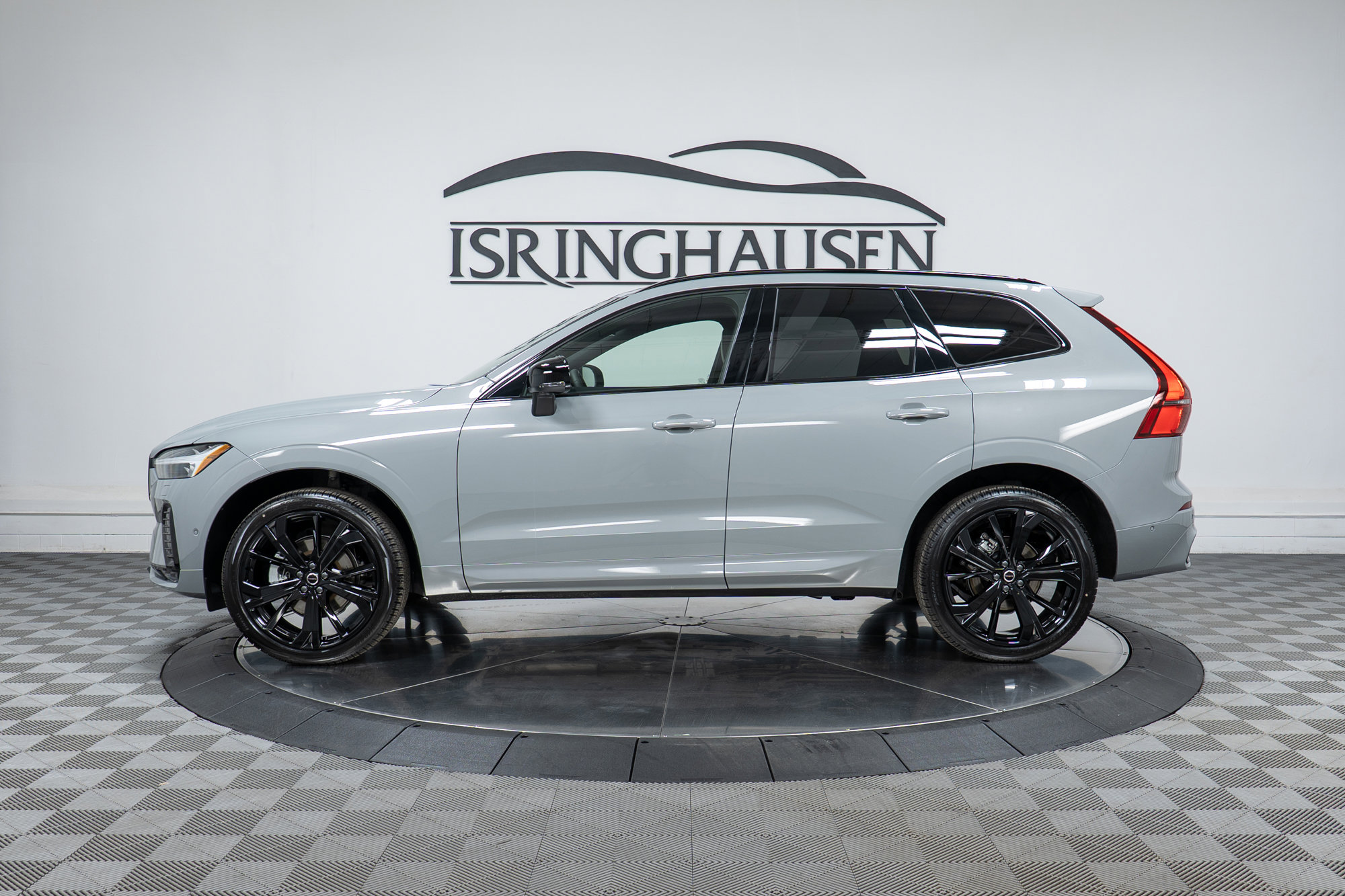 New 2026 Volvo XC60 B5 Ultra w/ Climate Package image 8