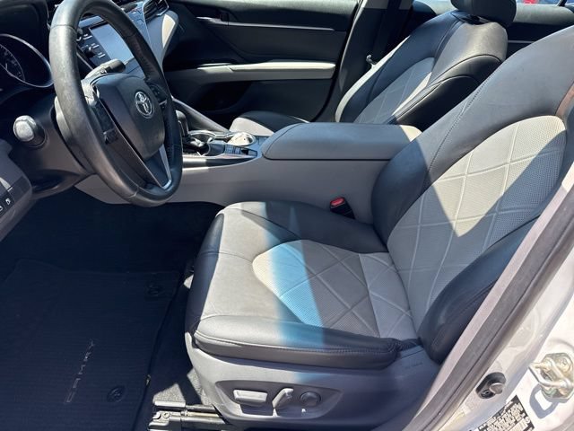Used 2018 Toyota Camry XLE FWD image 10