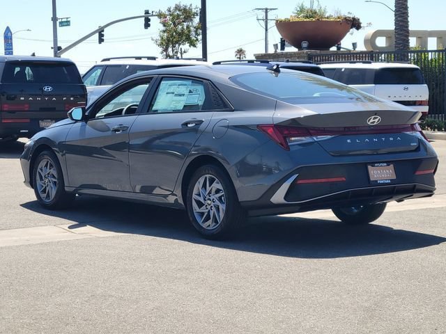 New 2026 Hyundai Elantra Hybrid FWD image 3