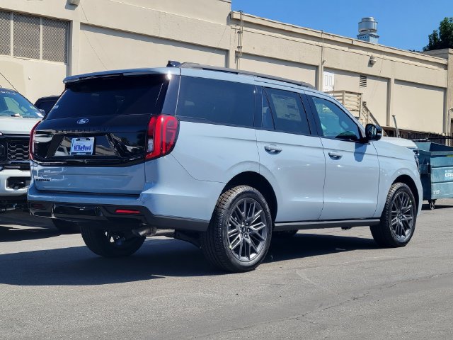 New 2027 Ford Expedition Platinum w/ Stealth Appearance Package AWD/4WD image 2