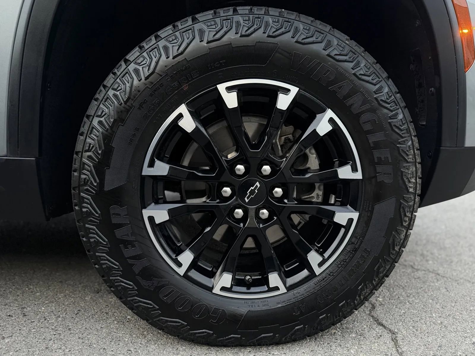 Used 2024 Chevrolet Traverse Z71 w/ LPO, Cargo Package image 48