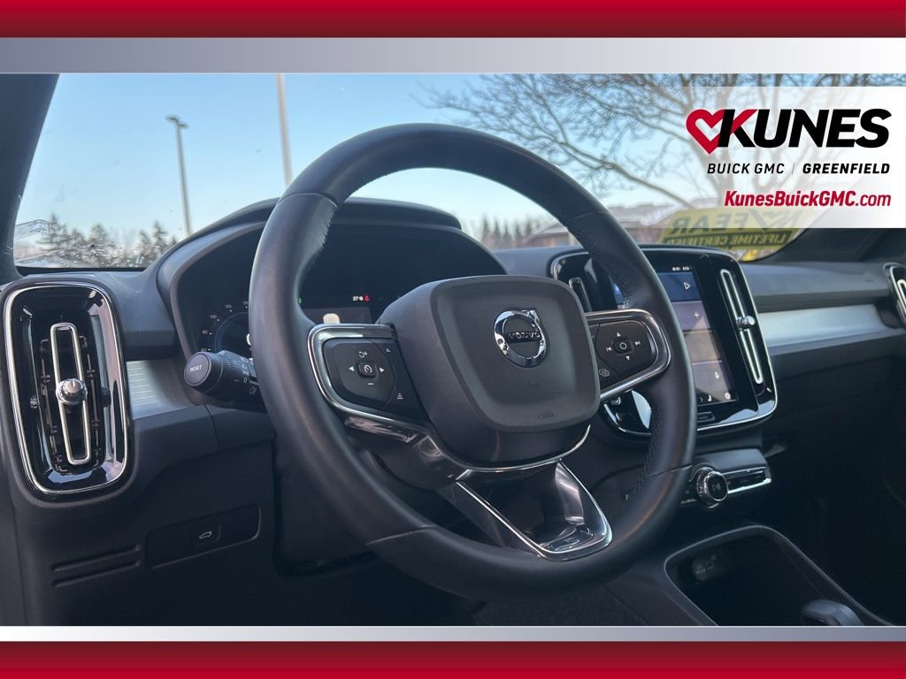 Used 2024 Volvo XC40 B5 Core image 19