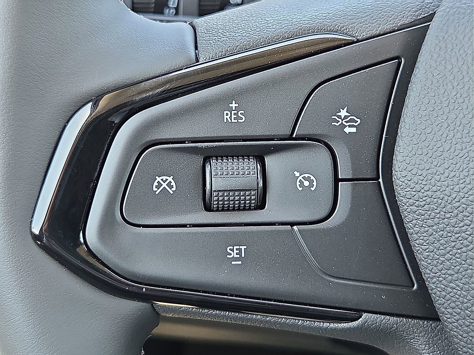 New 2027 Chevrolet Bolt RS FWD image 18