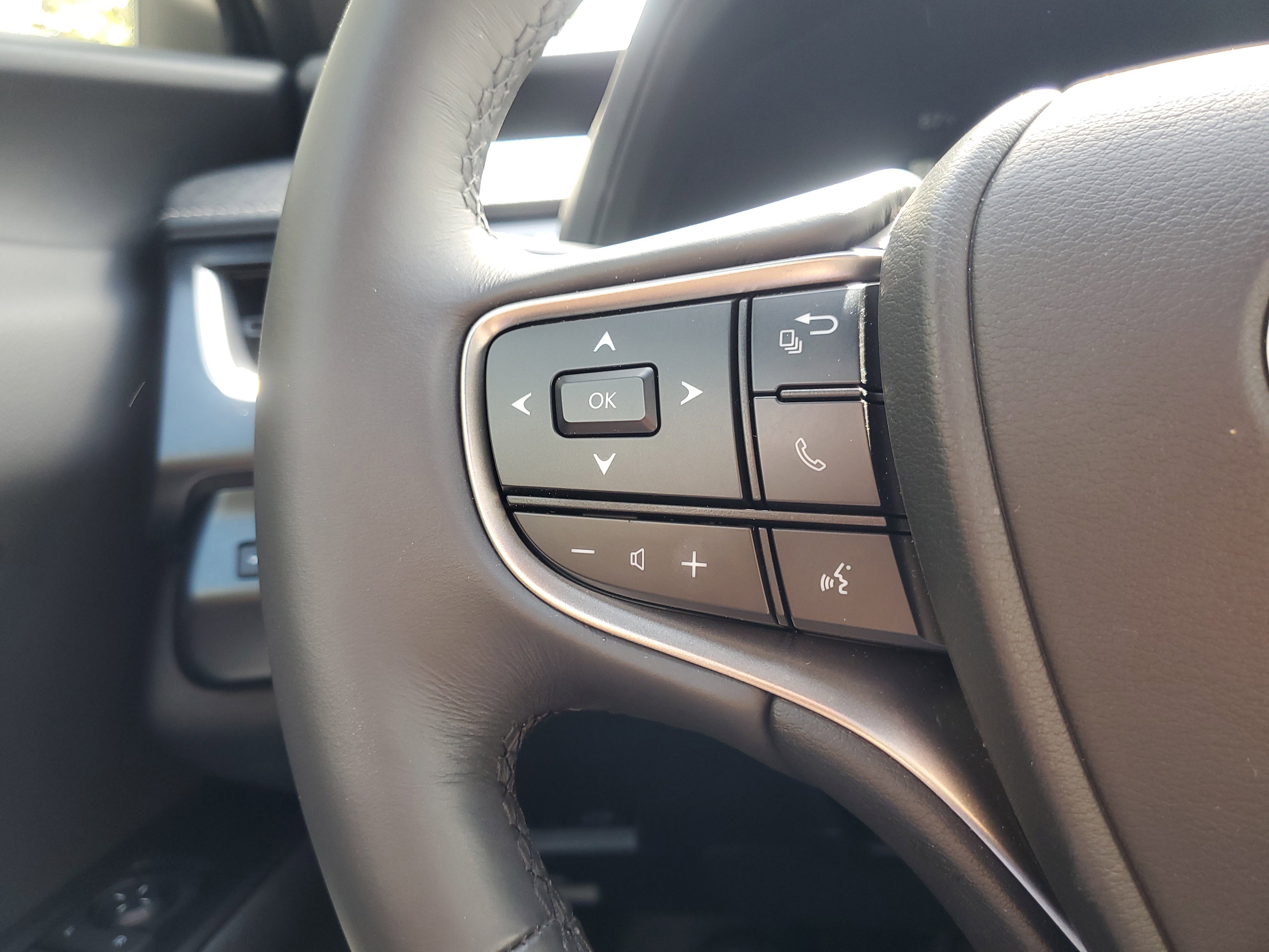 Used 2025 Lexus UX 300h FWD w/ Accessory Package (Z1) image 22