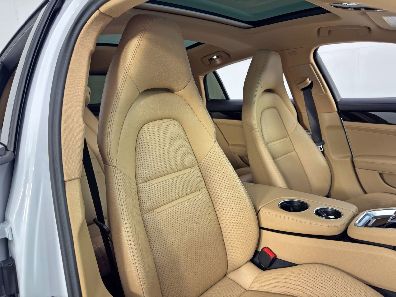 Used 2023 Porsche Panamera 4 image 39