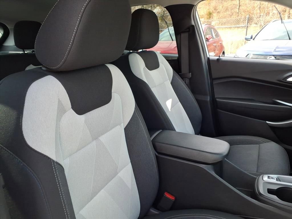 Used 2024 Chevrolet Trax LS w/ LS Convenience Package image 20