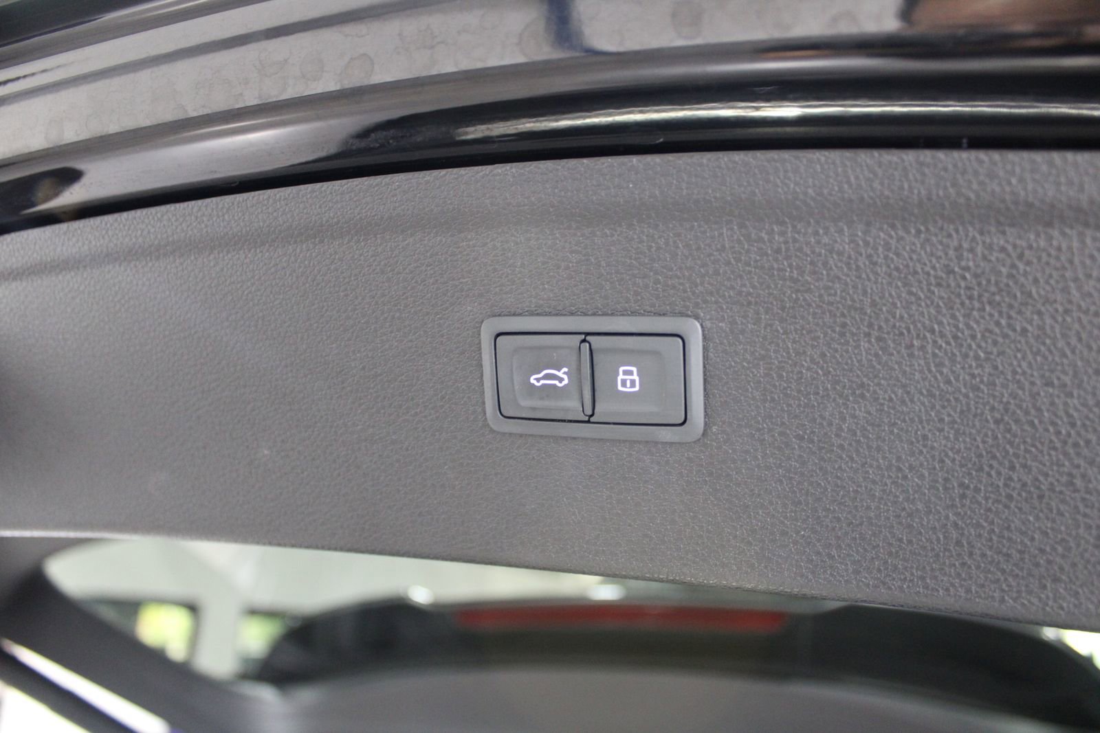 Used 2022 Audi SQ5 Premium w/ Convenience Package image 45