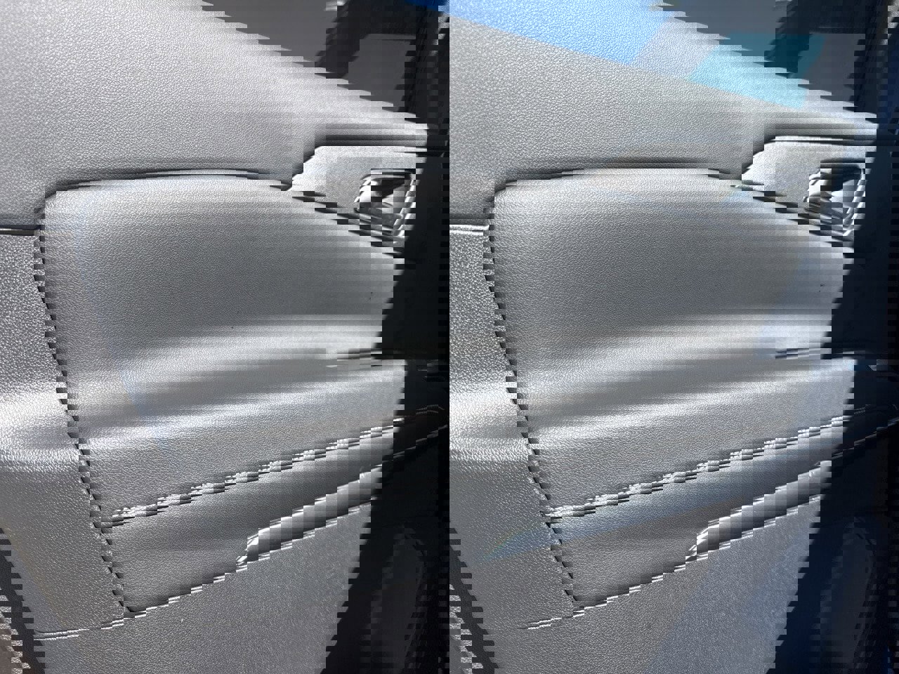 Used 2025 Chevrolet Traverse LT image 28