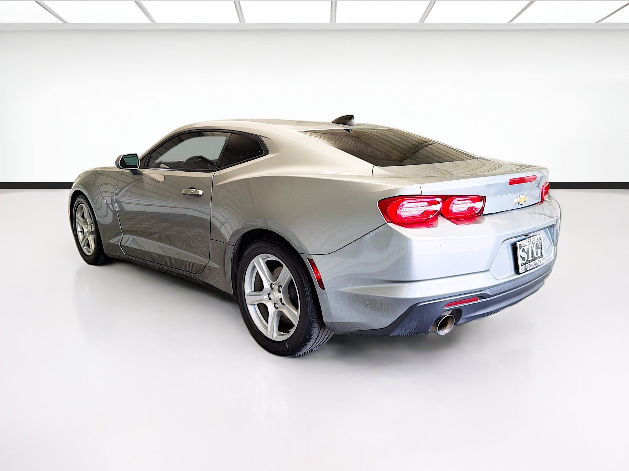 Used 2023 Chevrolet Camaro LT RWD image 6