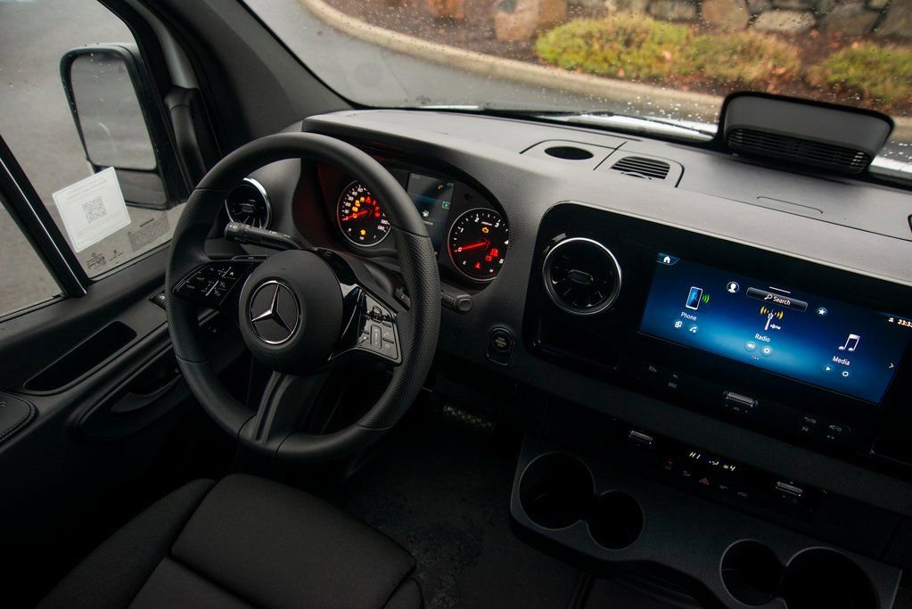 New 2025 Mercedes-Benz Sprinter 2500 image 32