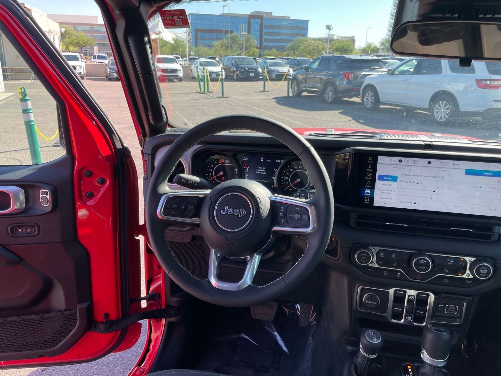 Used 2025 Jeep Wrangler Sahara image 33