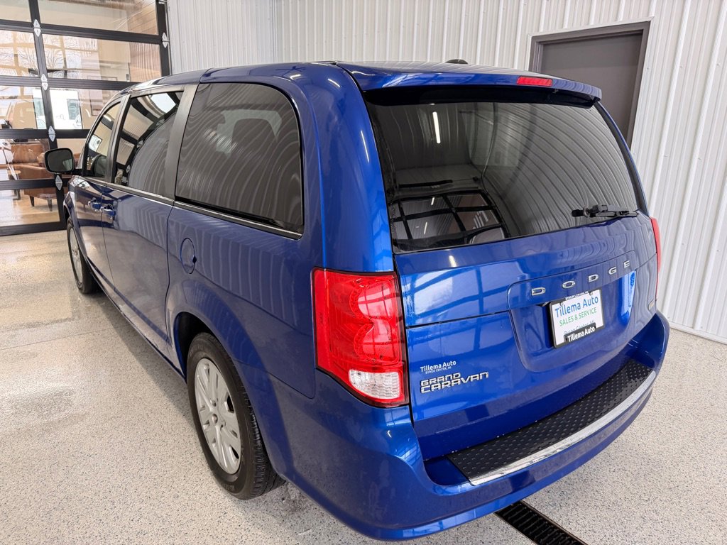 Used 2018 Dodge Grand Caravan SE w/ UConnect Hands-Free Group image 5