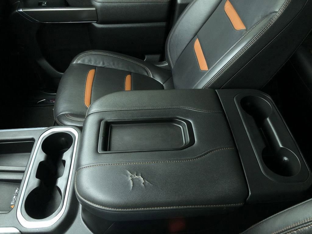 Used 2022 GMC Sierra 3500 AT4 w/ AT4 Preferred Package AWD/4WD image 25