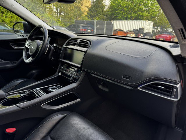 Used 2017 Jaguar F-PACE S image 25