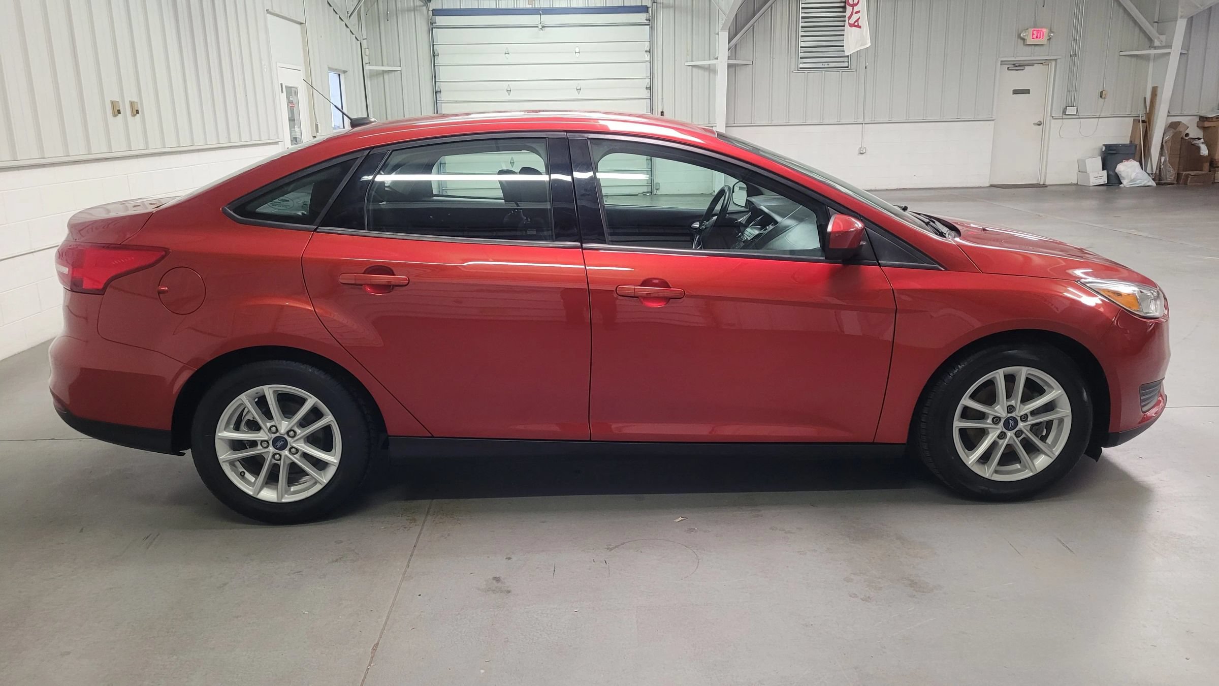 Used 2018 Ford Focus SE FWD image 9