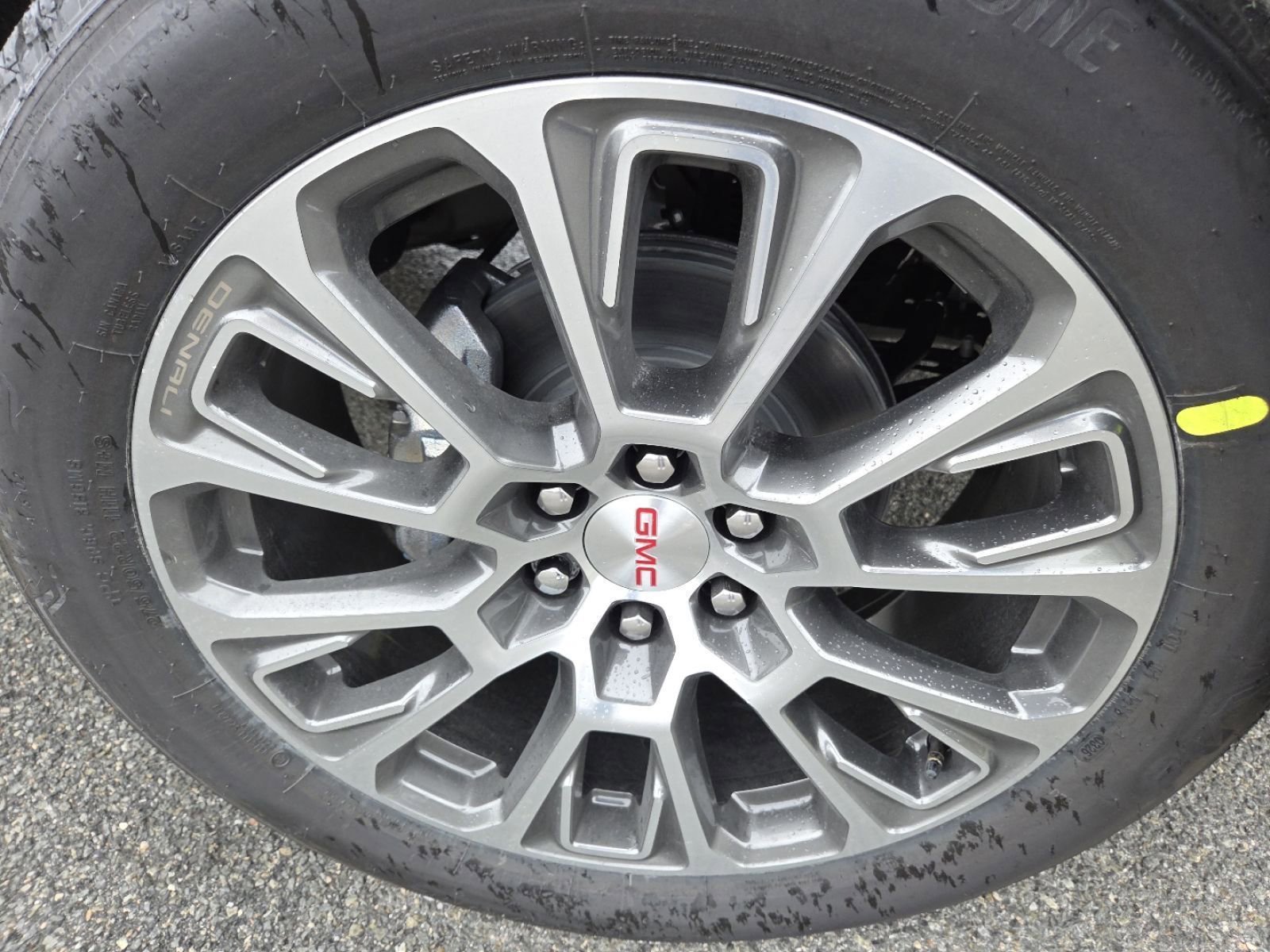 New 2026 GMC Yukon XL Denali w/ Denali Reserve Package image 20