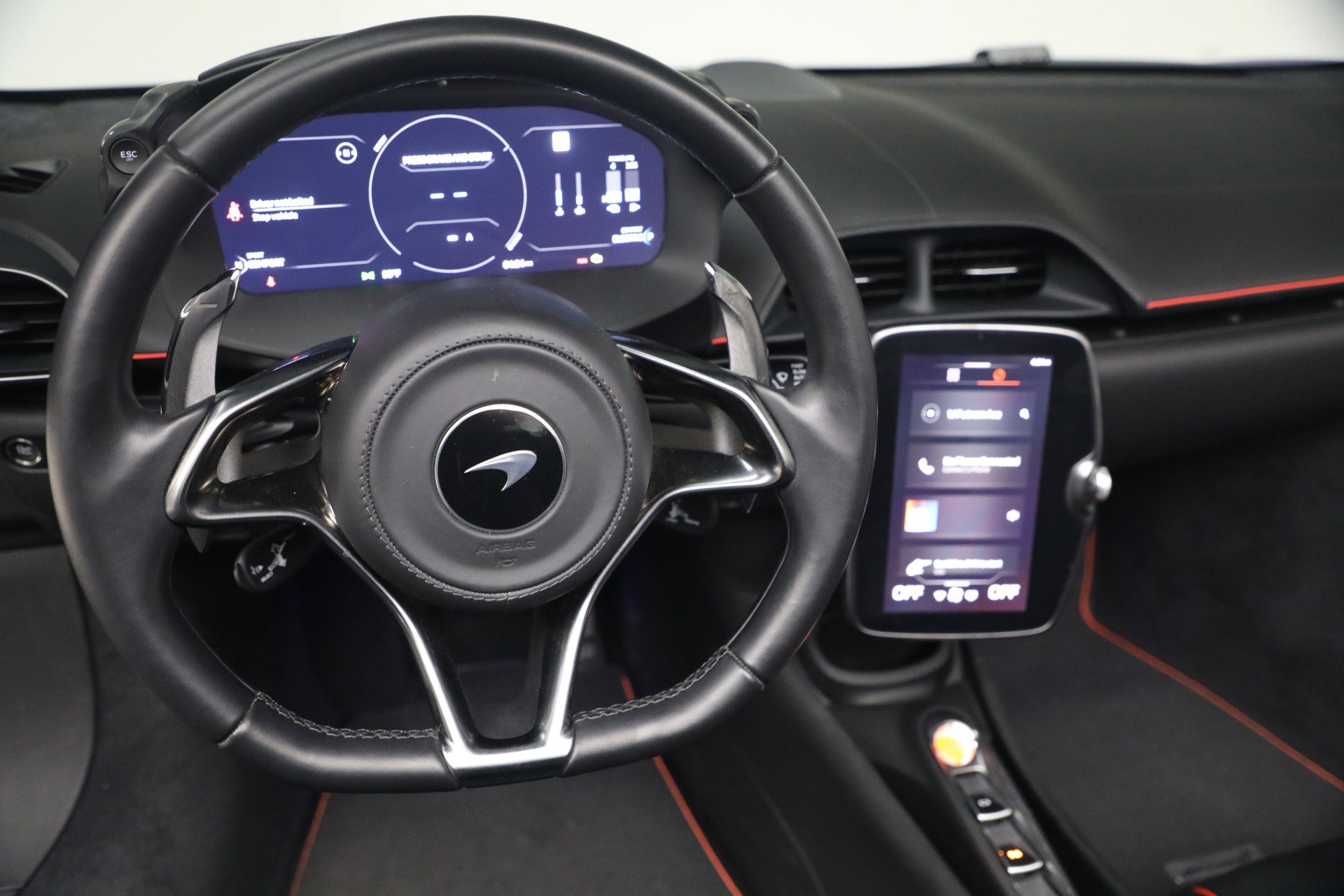 Used 2025 McLaren Artura Spider image 27