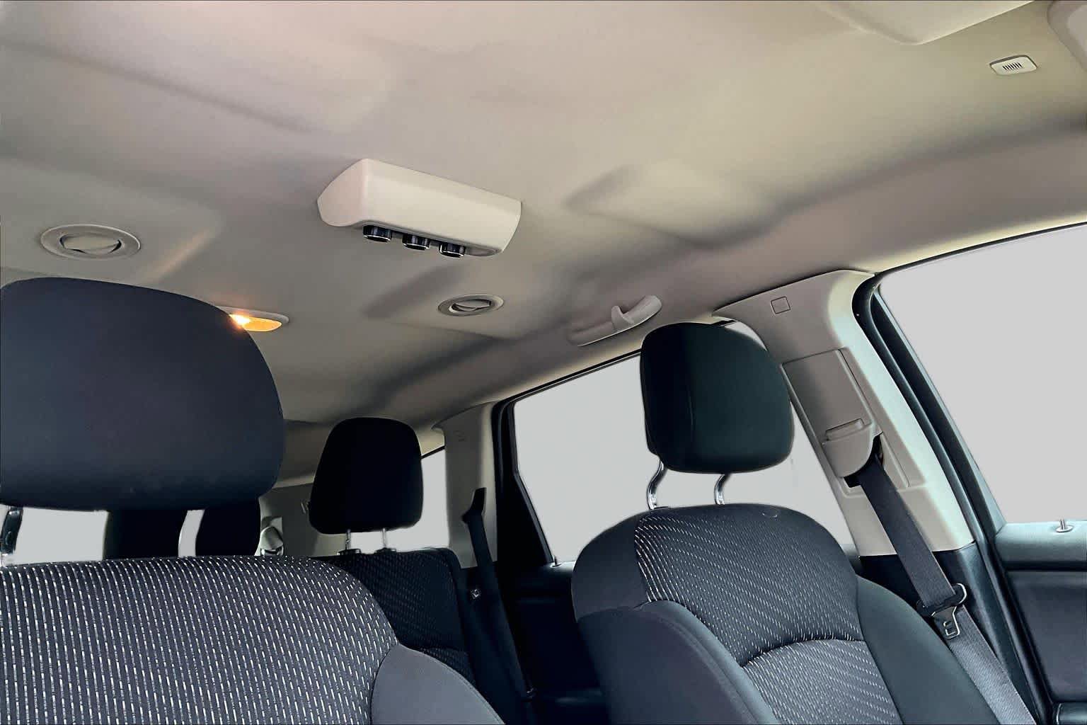 Used 2019 Dodge Journey SE w/ Connectivity Group FWD image 13