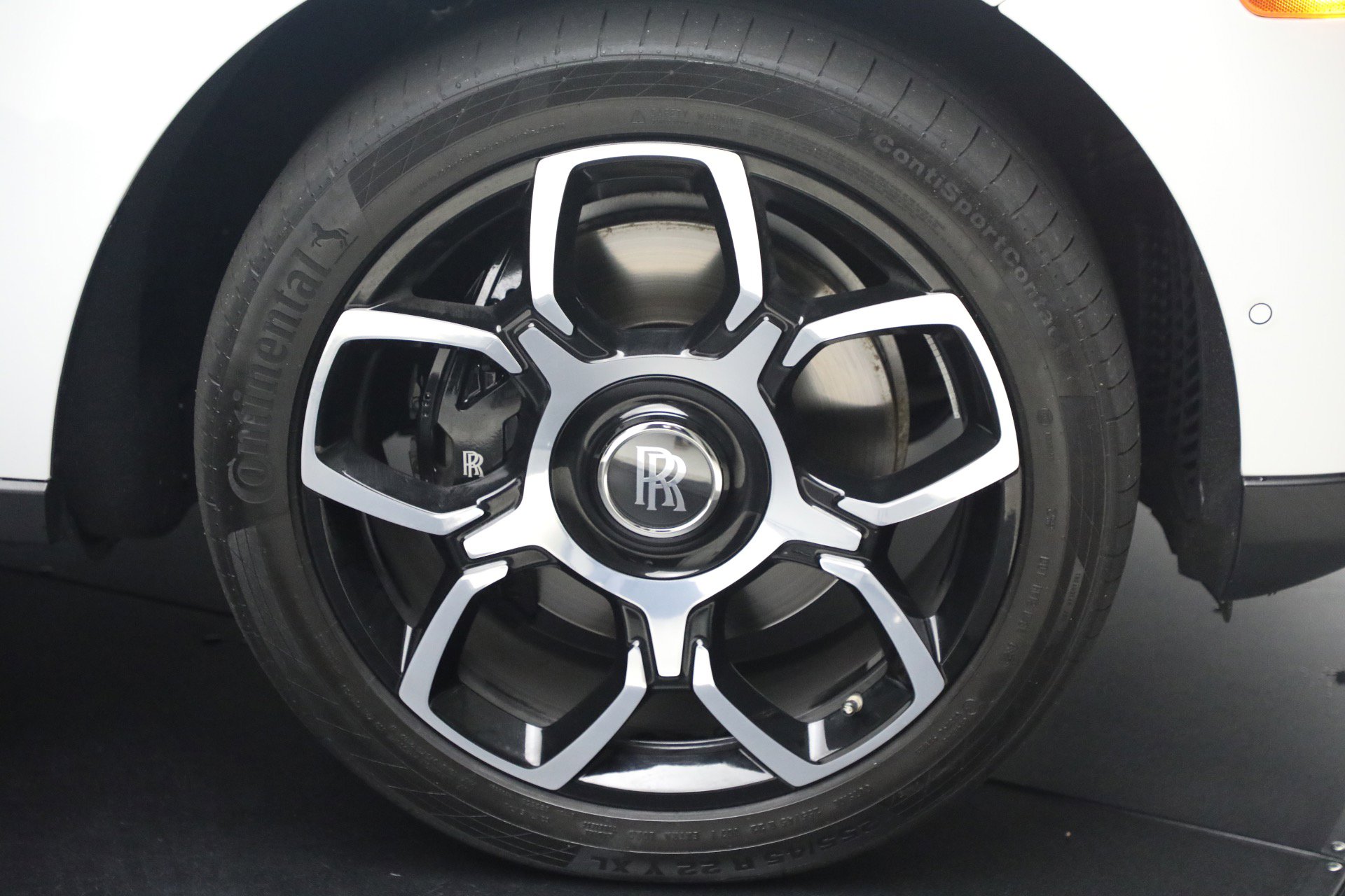 Certified 2022 Rolls-Royce Cullinan Black Badge image 16